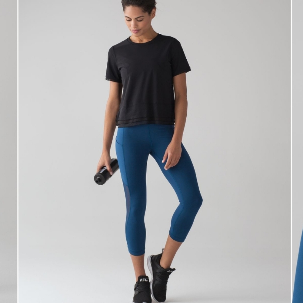 Lululemon Sole Training Crop Poseidon Teal Legging Size 6 Cropped Mesh - Picture 2 of 9